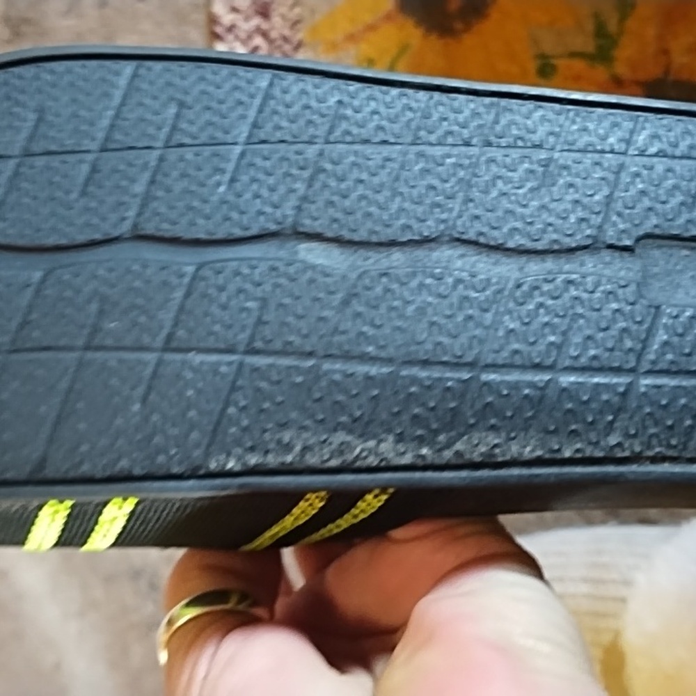 Slip ons - Picture 2 of 3